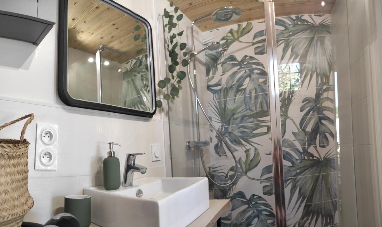 Campagne Et Jacuzzi ... C'Est Cosy Le Bumble Bee ! Villa Panossas Kültér fotó